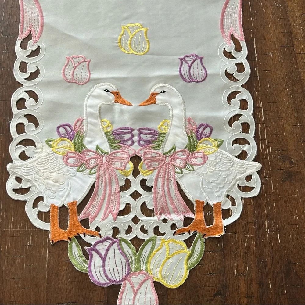 Embroidered Goose Table Runner with Floral Design‎